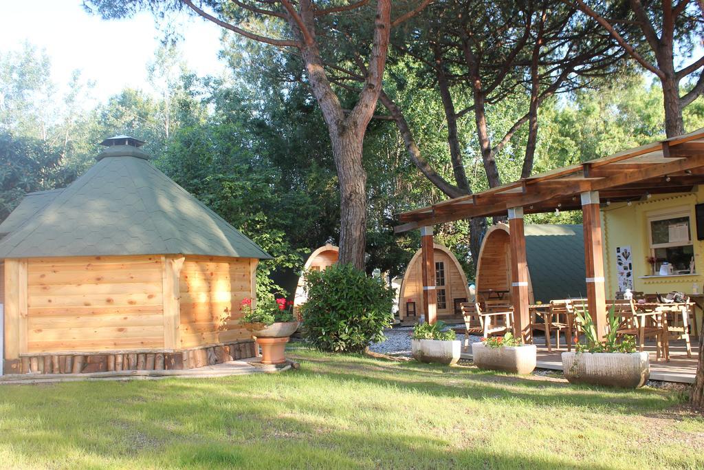 Camping Dolce Sole Hotel Marina di Massa Kültér fotó