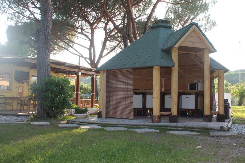 Camping Dolce Sole Hotel Marina di Massa Kültér fotó